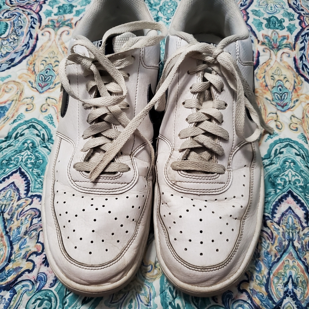 Used Men's Nike Court Low size 11 #50